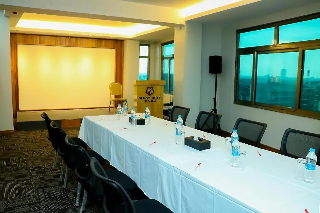 Gemsy Hotel Yangon 3*,
