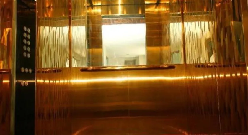 Gemsy Hotel Yangon 3*,